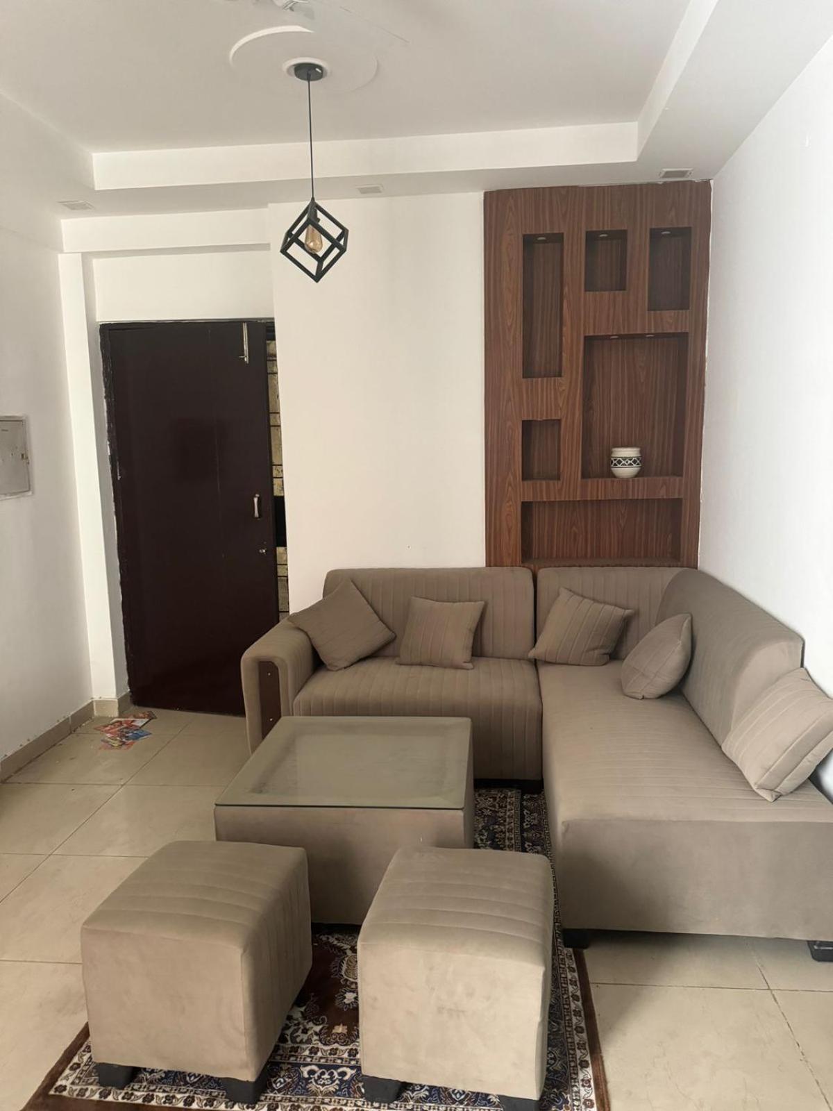 Visitor Stop Greater Noida Exterior photo